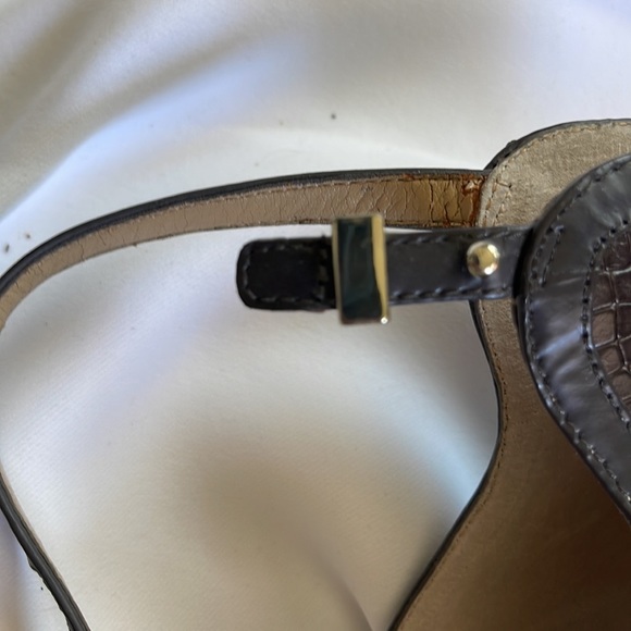 Ann Taylor Dark brown size 9 heels. In great pre owned condition. - Picture 12 of 15